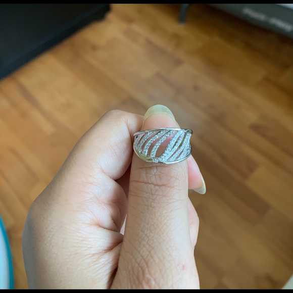 925 Sterling Silver Ring. 20% off when you buy 2 - Picture 8 of 8